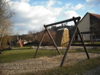 Spielplatz mit Kletterfelsen